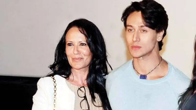 Ayesha and Tiger Shroff 