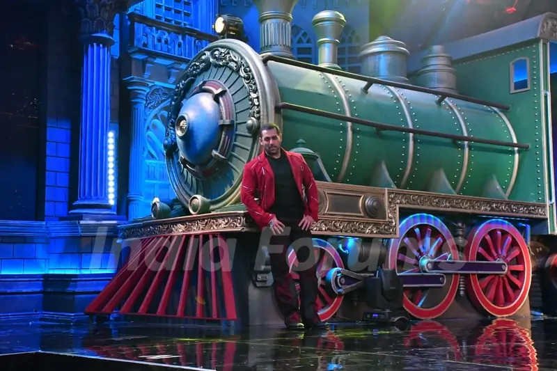 Salman Khan first look from the set of Bigg Boss 17 