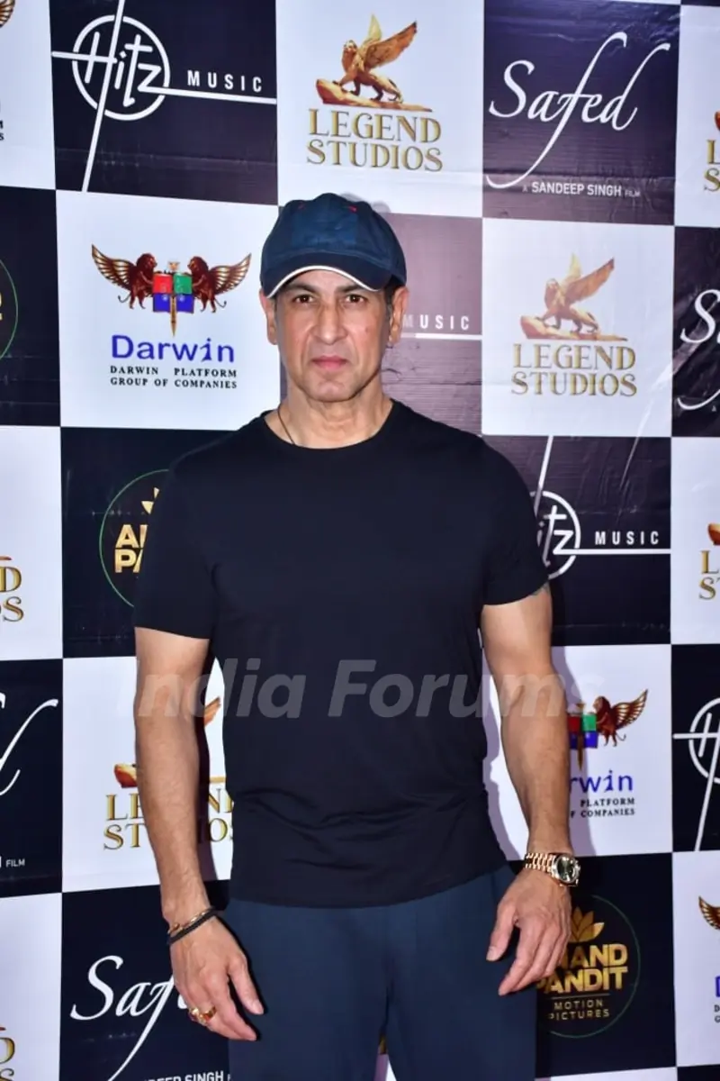 Celebrities at Safed screening 