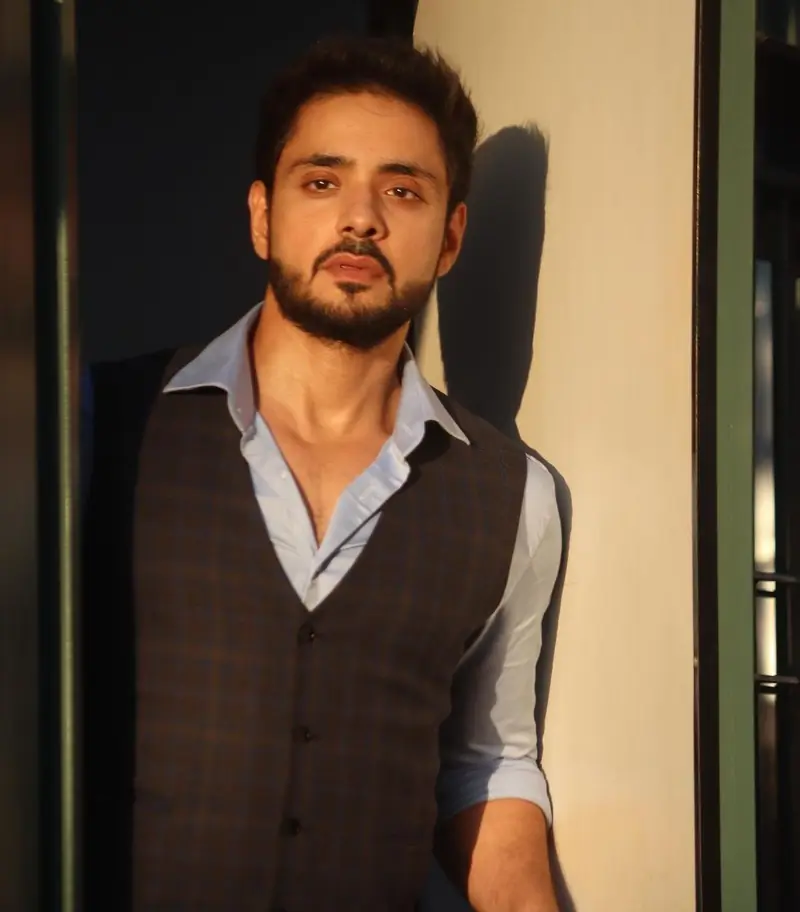 Adnan Khan as Viaan