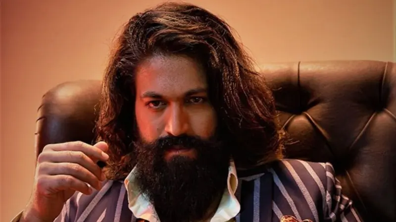 Yash expressed deep sorrow over the unfortunate turn of events and pleaded with his fans to prioritize safety over extravagant displays of affection.