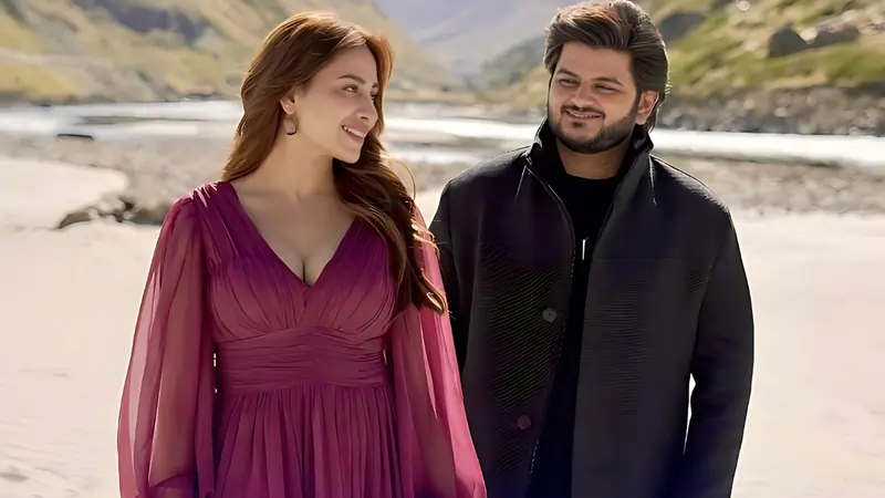 Mahira Sharma with singer Vishal Mishra