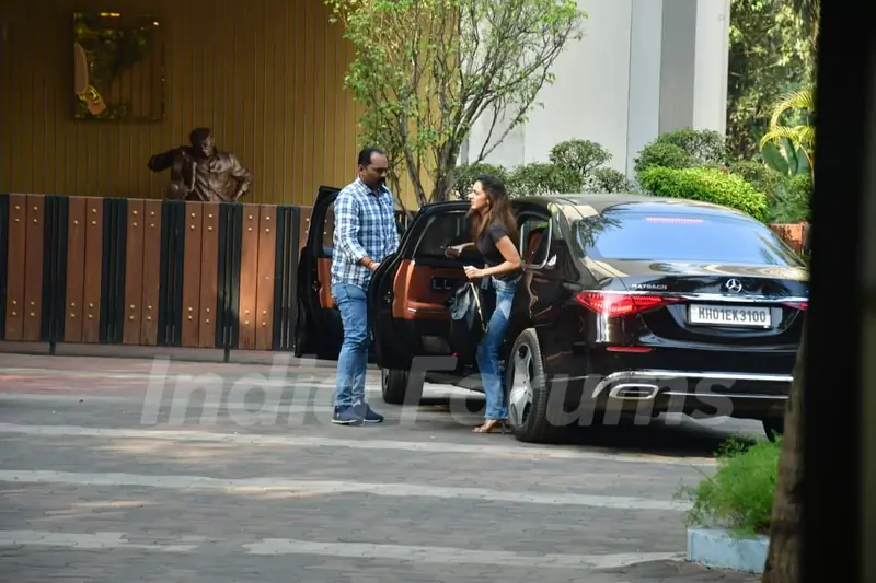 Kiara Advani snapped at Yash Raj films in Andheri