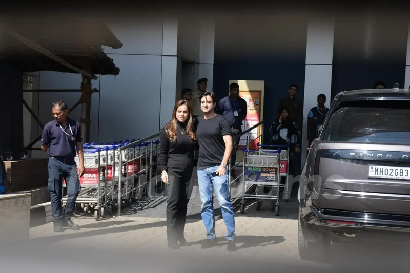 Siddharth Anand snapped at the Mumbai airport