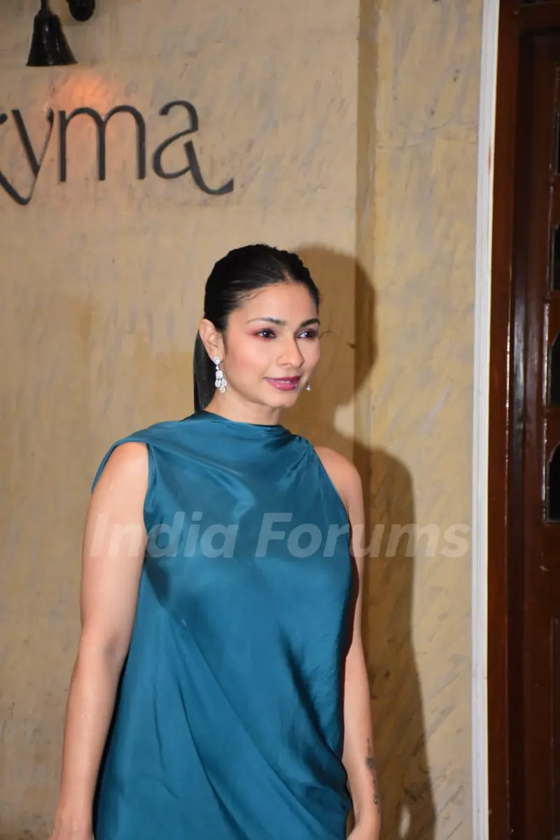 Celebrities snapped at Tanisha Mukherjee Birthday