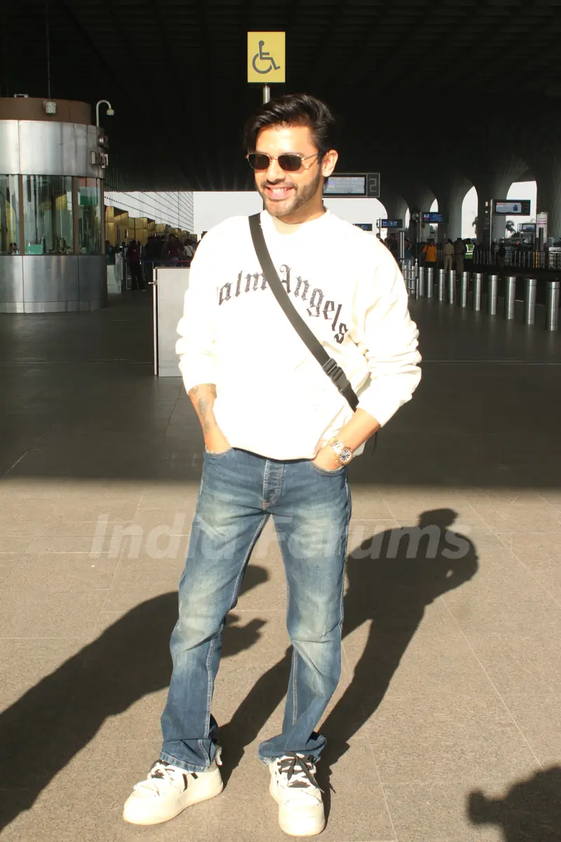 Stebin Ben snapped at the airport