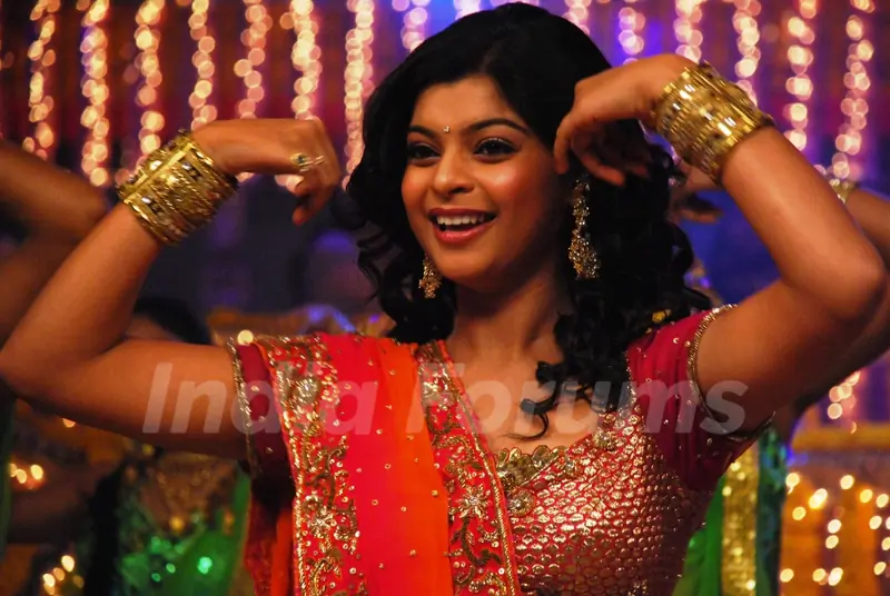 Jyoti dancing in Godh Bharai function