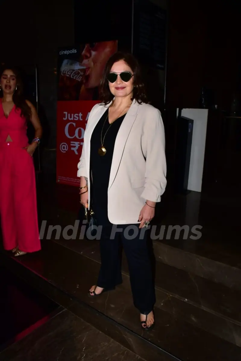 Pooja Bhatt  grace the Trailer launch of Tipppsy