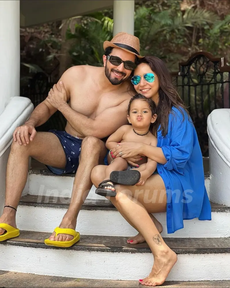 Dheeraj Dhoopar with his family