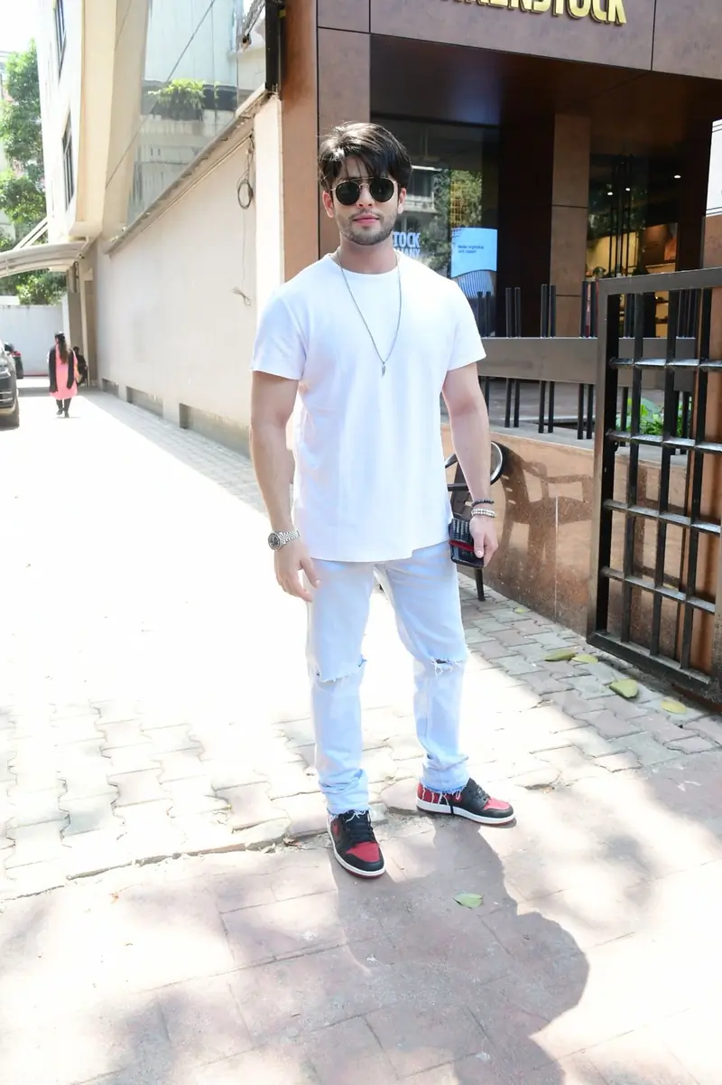 Jibraan Khan snapped in Khar