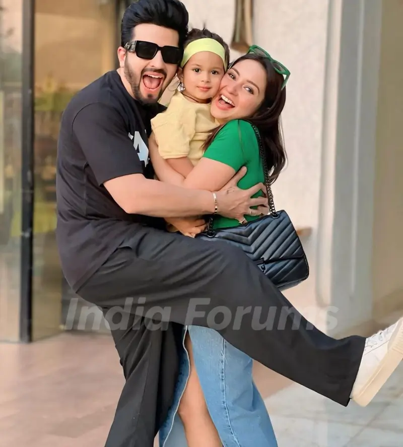 Dheeraj Dhoopar with his family