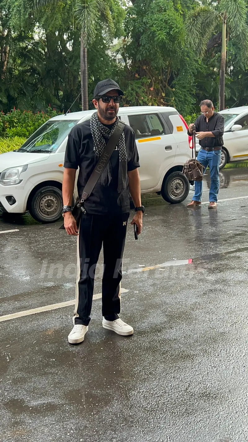 Kabir Khan snapped at the airport