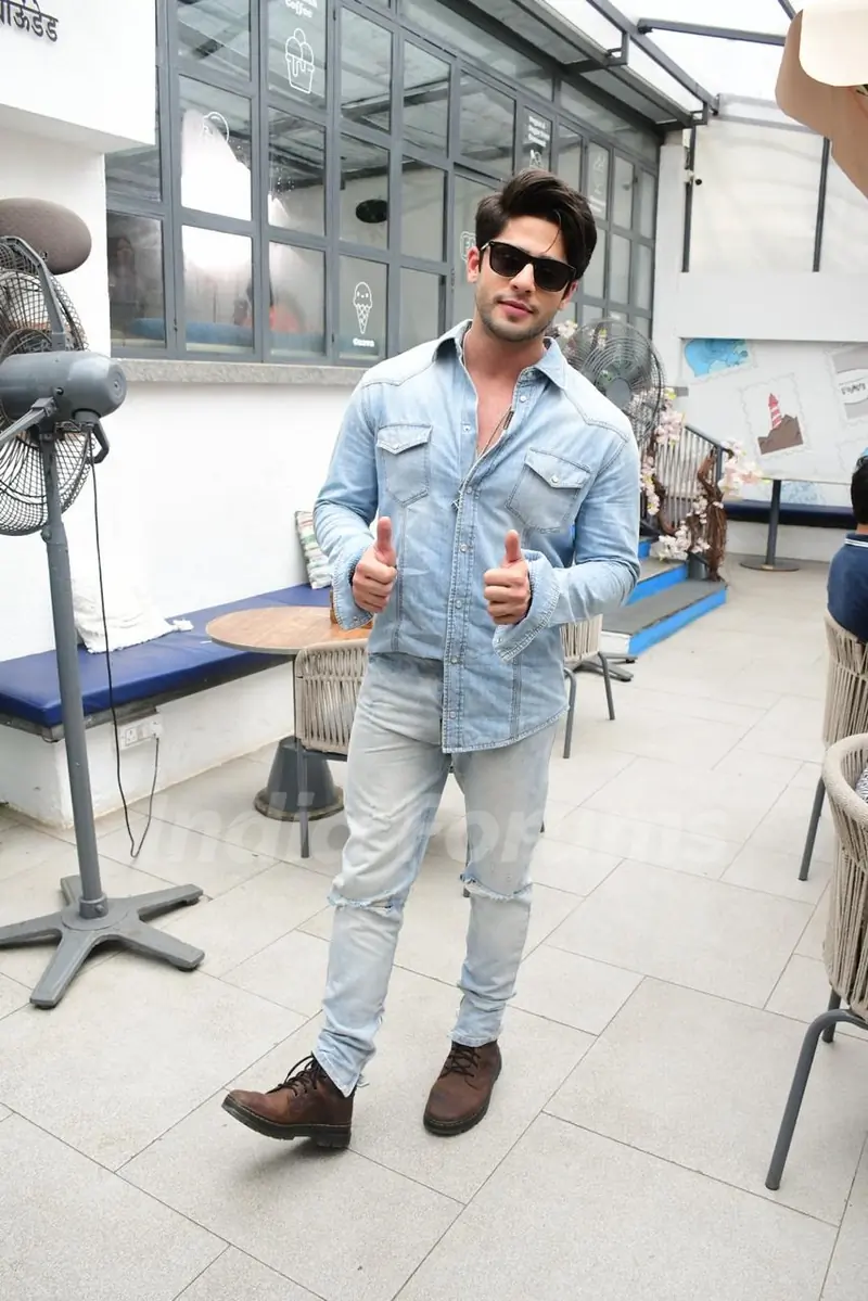 Jibraan Khan  snapped at Grounded Cafe Bandra