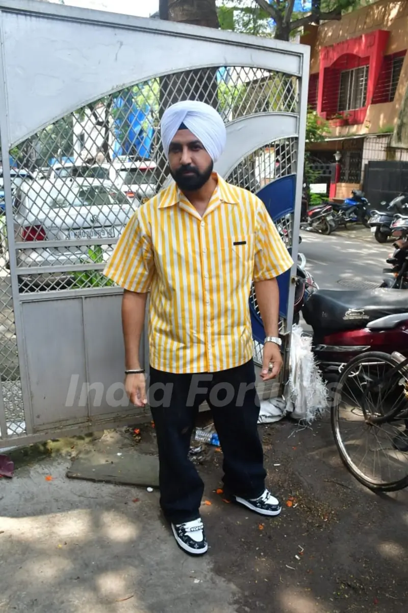 Gippy Grewal  snapped in the city
