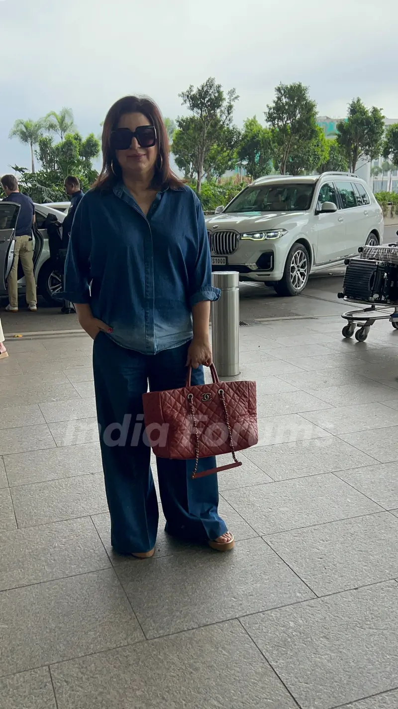 Farah Khan snapped at the airport