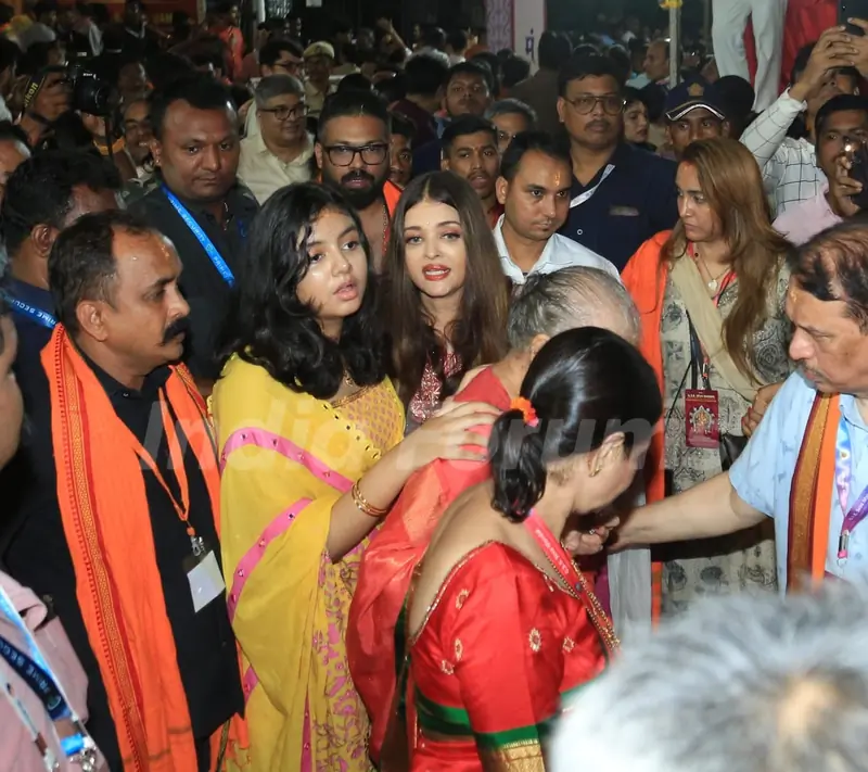 Aishwarya Rai Bachchan and Aaradhya Bachchan snapped at GSB Ganpati Darshan