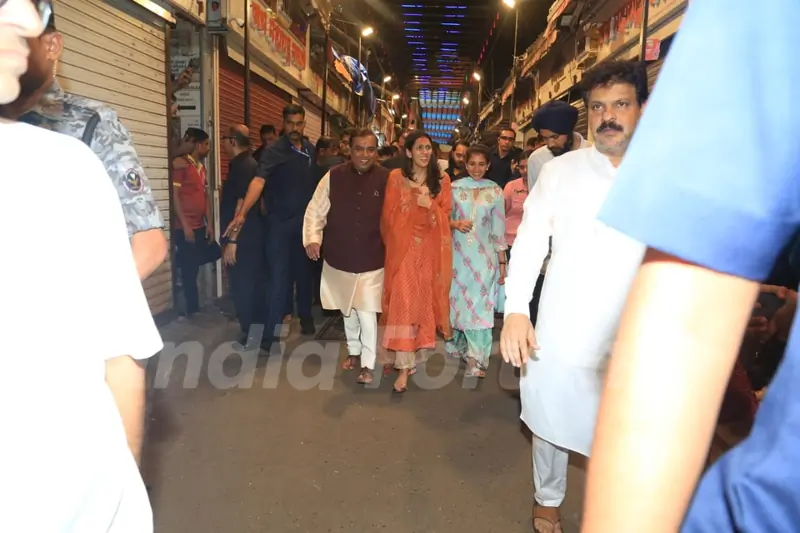 Mukesh Ambani, Radhika Merchant and Shloka Mehta snapped at Lalbaugcha Raja