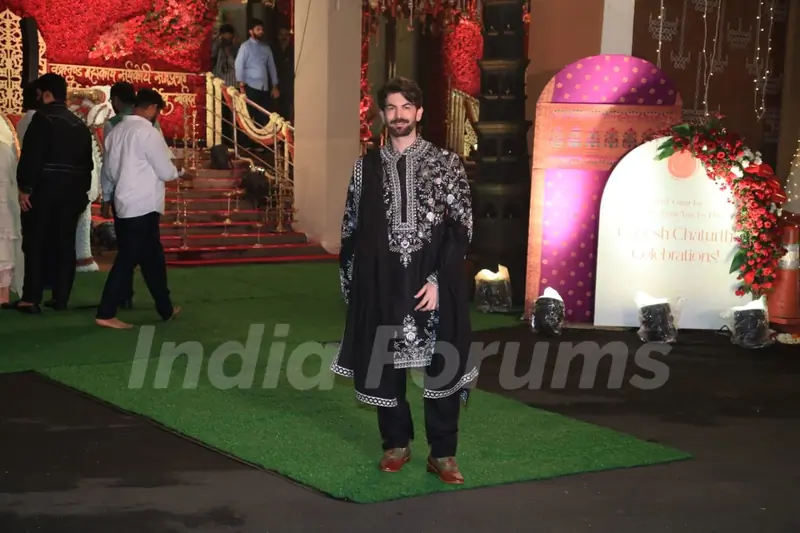 Neil Nitin Mukesh snapped at CM’s residence for Ganpati Darshan