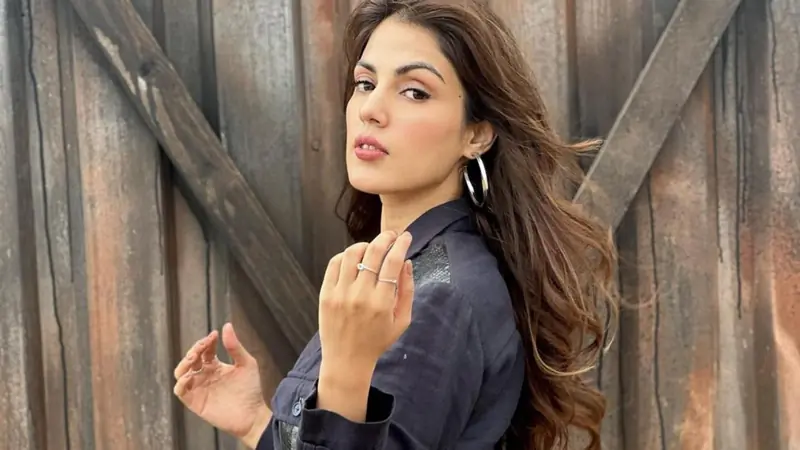 Rhea Chakraborty Under Scrutiny for the HiBox Mobile App Scam