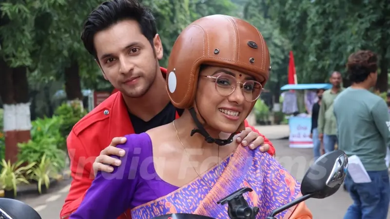 Rupali Ganguly and Shivam Khajuria are exploring Dwarka 