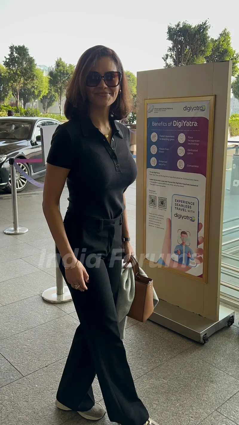 Isha Gupta snapped at the airport