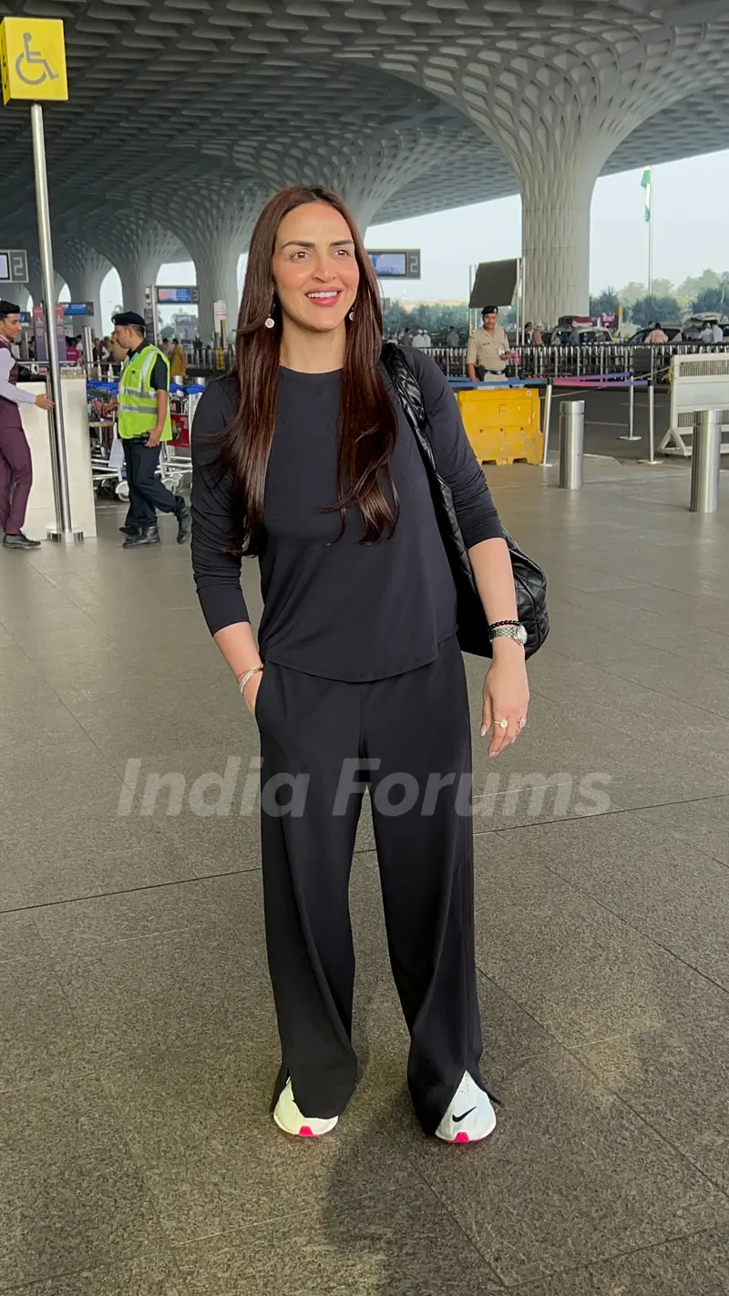 Esha Deol snapped at the airport