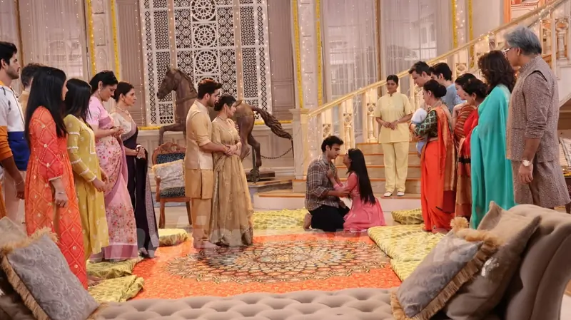 Romiit Raaj, Rohit Purohit, Samridhii Shukla and Garvita Sadhwani BTS Photos of Abhira and Armaan’s selfless proposal to co-parent