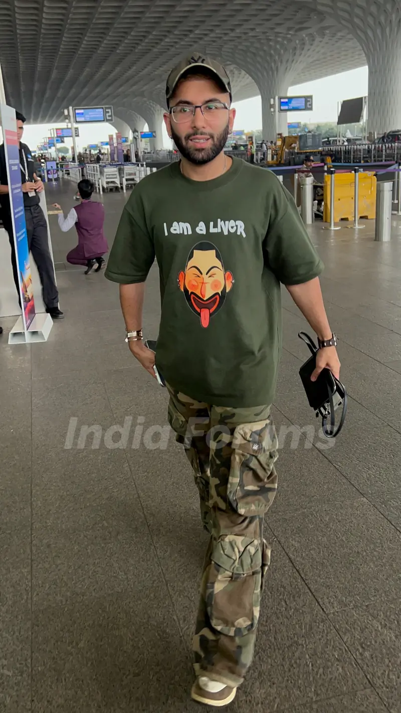 Orry snapped at the Mumbai airport 