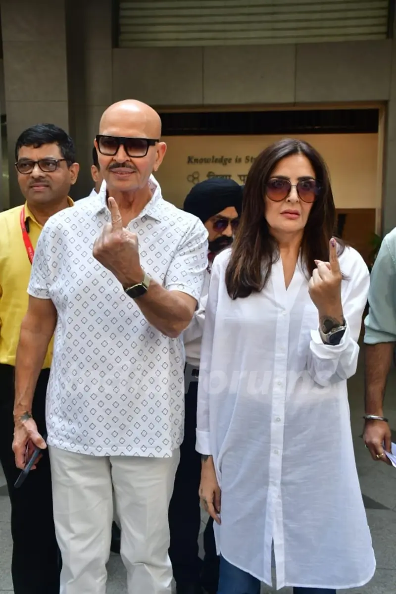 Rakesh Roshan and Sunaina Roshan cast their votes in Mumbai