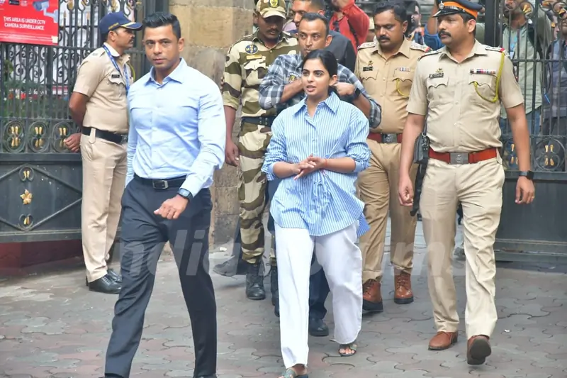 Isha Ambani cast their votes in Mumbai