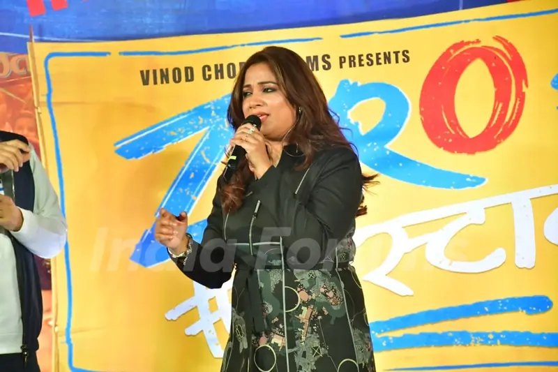 Shreya Ghoshal snapped at their song launch ‘Chal Zero Pe Chalte Hain’ from Zero Se Restart