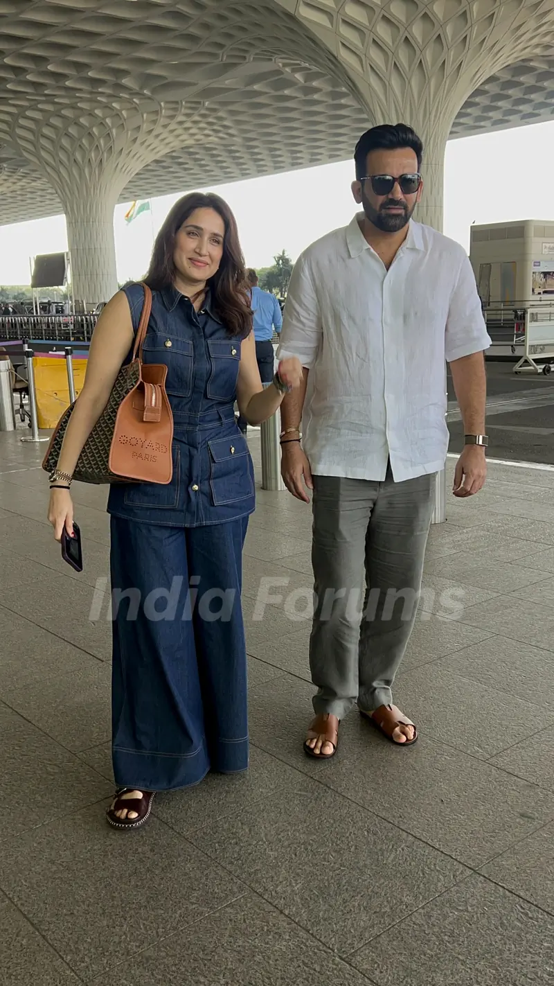 Zaheer Khan snapped at the airport
