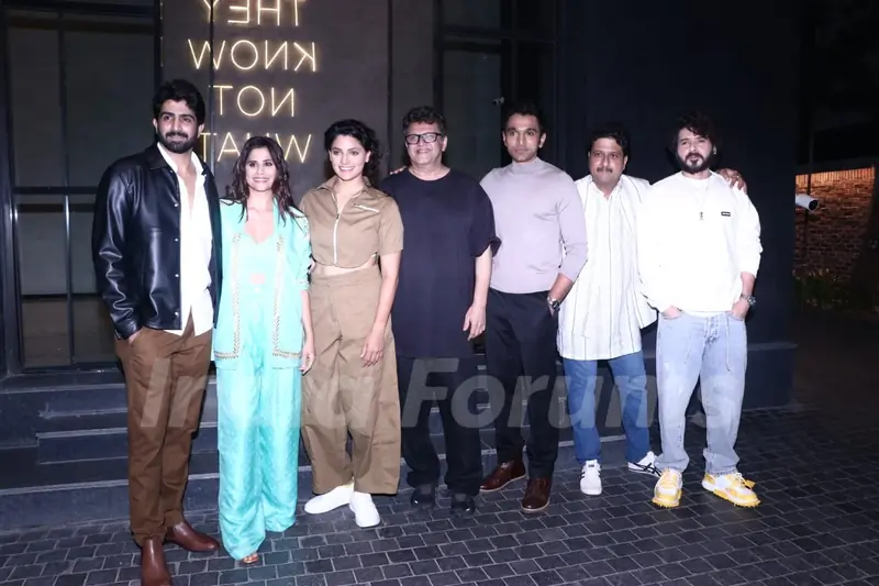 Rahul Dholakia, Divyendu Sharma, Saiyami Kher, Sai Tamhankar and Pratik Gandhi snapped at the screening of 'Agni'