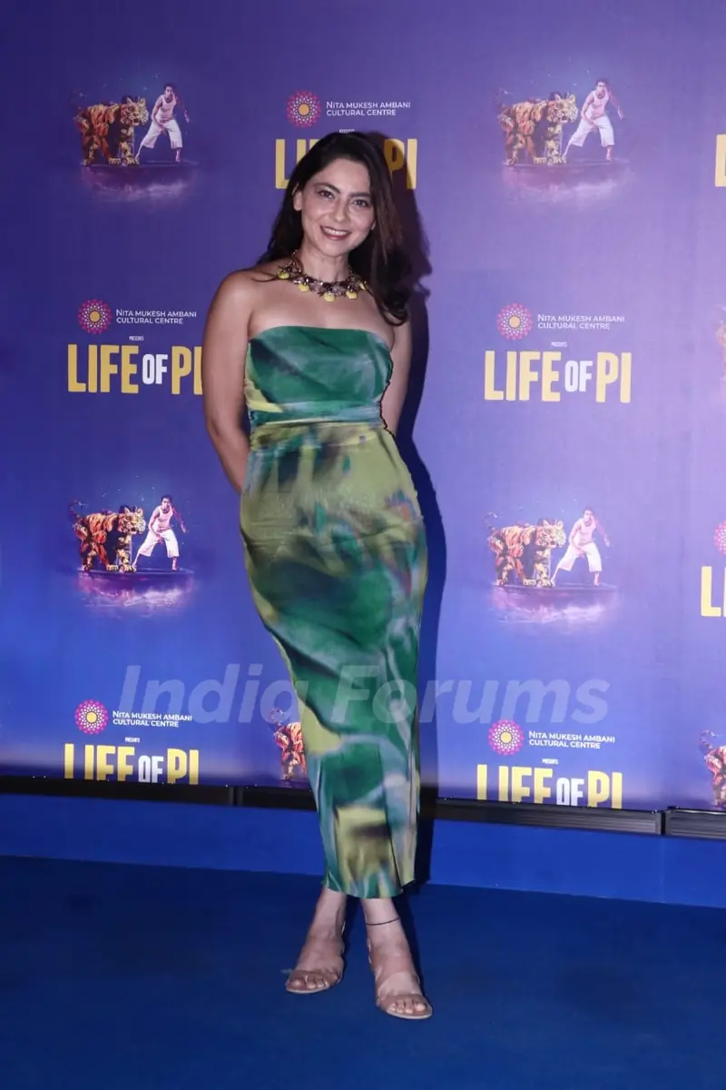 Sonali Kulkarni snapped at the pre-function of the opening show of 'Life of Pi'