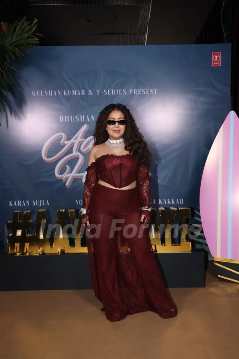 Neha Kakkar grace The launch of the music video Aaye Haaye
