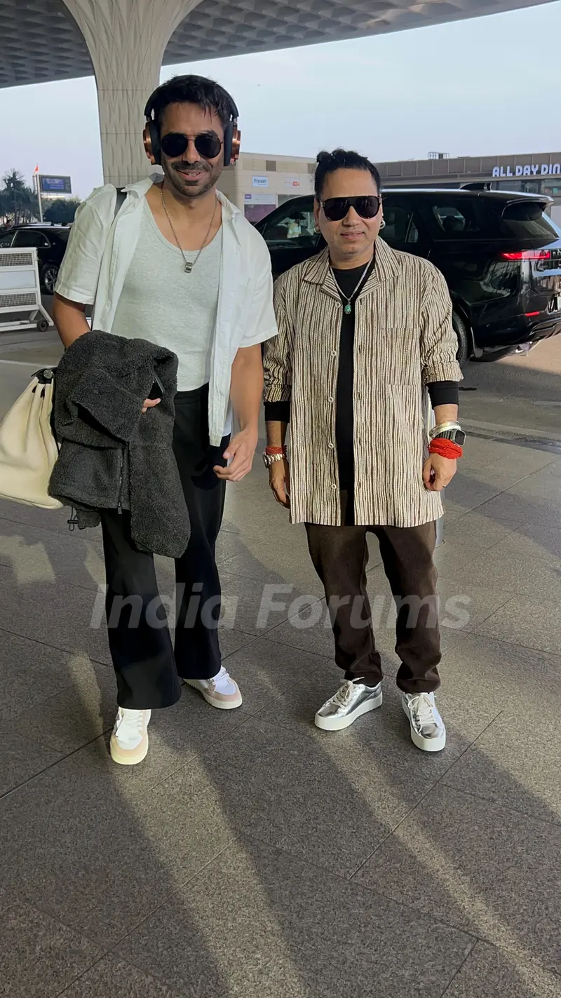 Kailash Kher and Aparshakti Khurana snapped at the Mumbai airport 