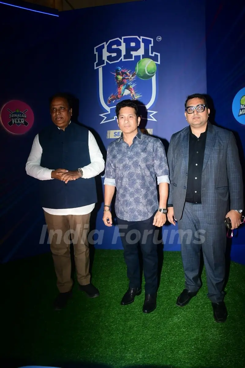 Sachin Tendulkar grace the ISPL event