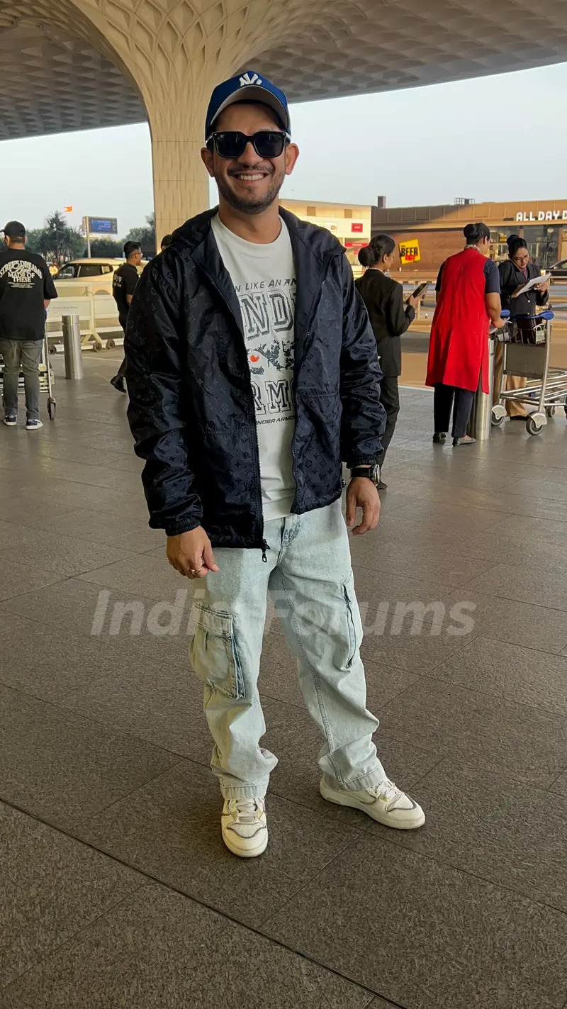 Arjun Bijlani snapped at the airport