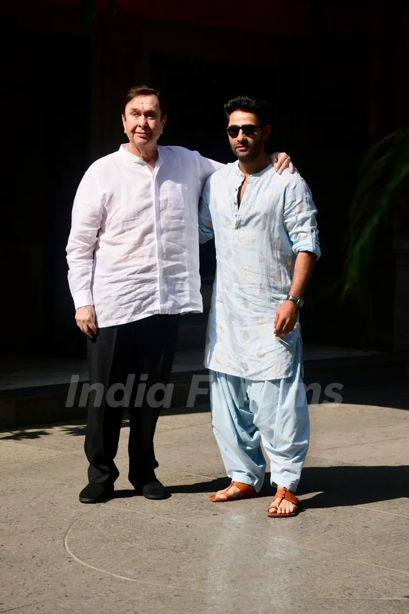  Randhir Kapoor & Armaan Jain snapped in the city 