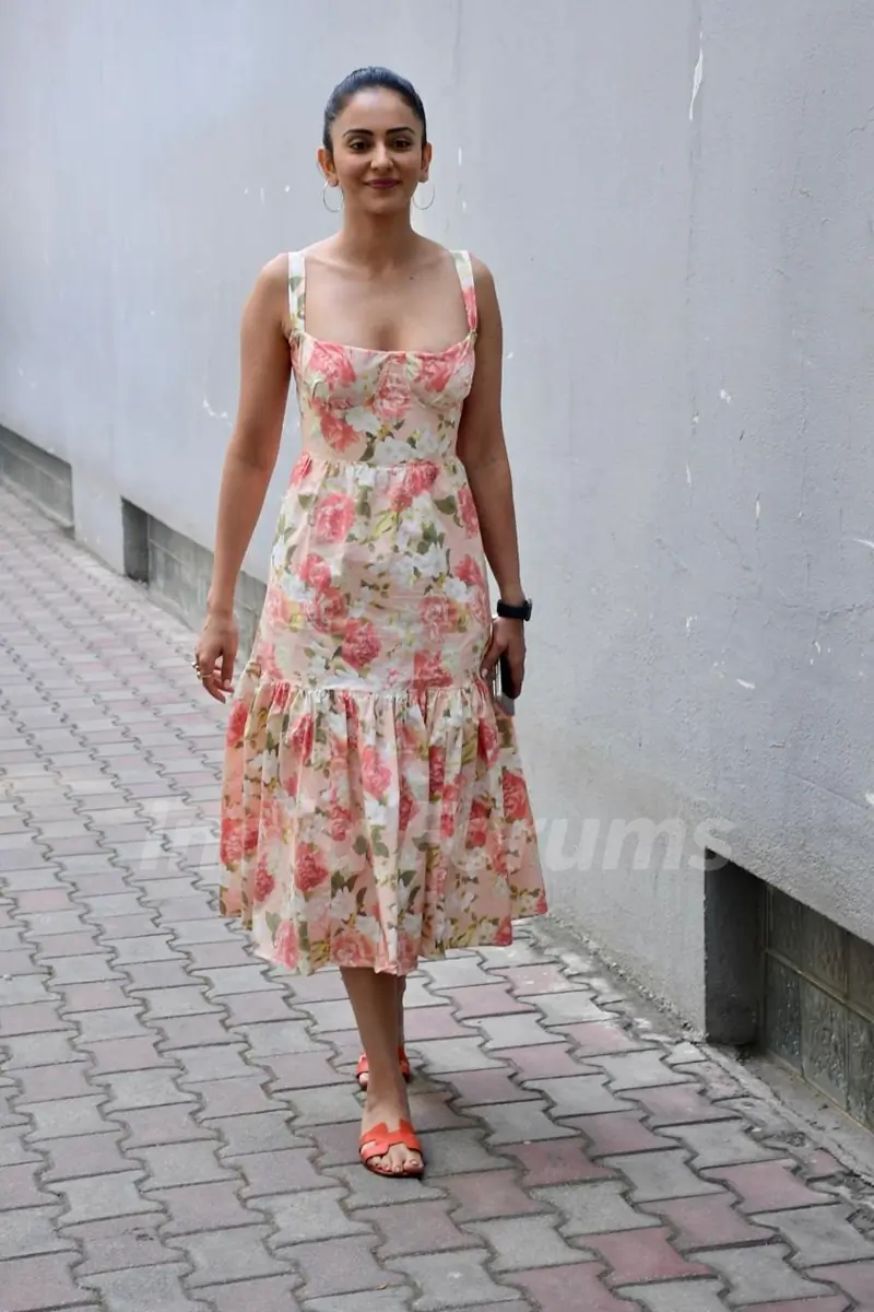 Rakul Preet Singh snapped at Ramesh Taurani office in khar