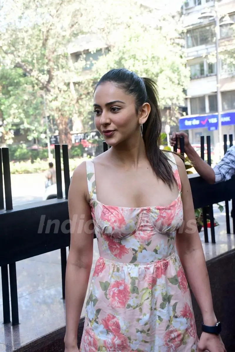 Rakul Preet Singh snapped at Ramesh Taurani office in khar