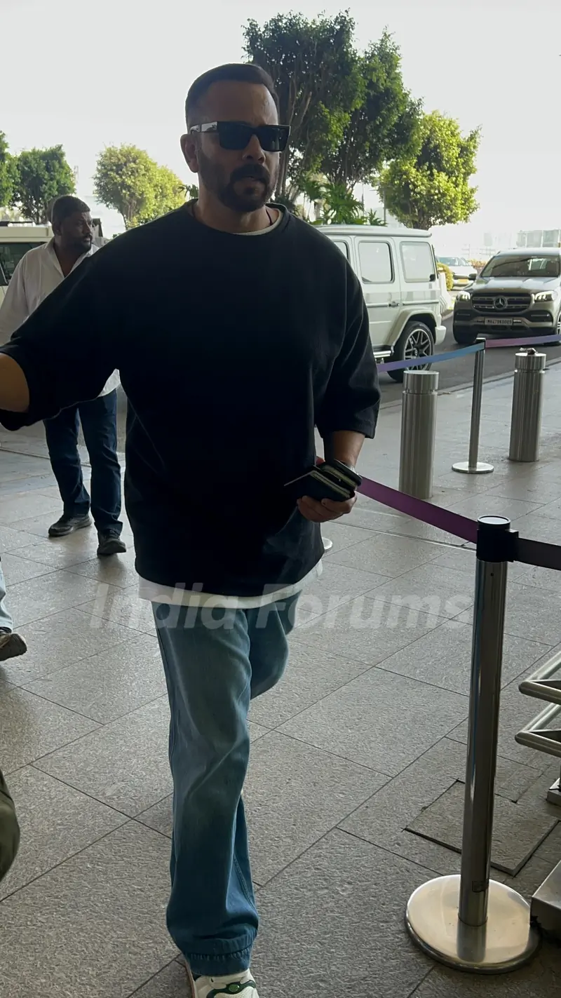 Rohit Shetty snapped at the airport