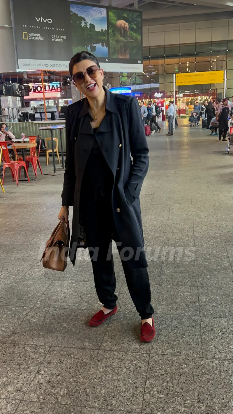 Sushmita Sen snapped at the Mumbai airport 