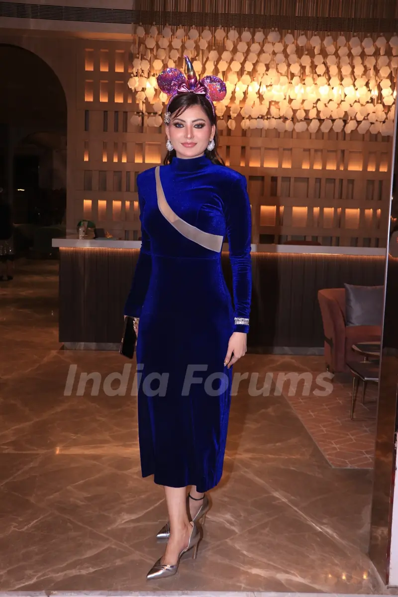 Urvashi Rautela celebrates her mother’s birthday with media