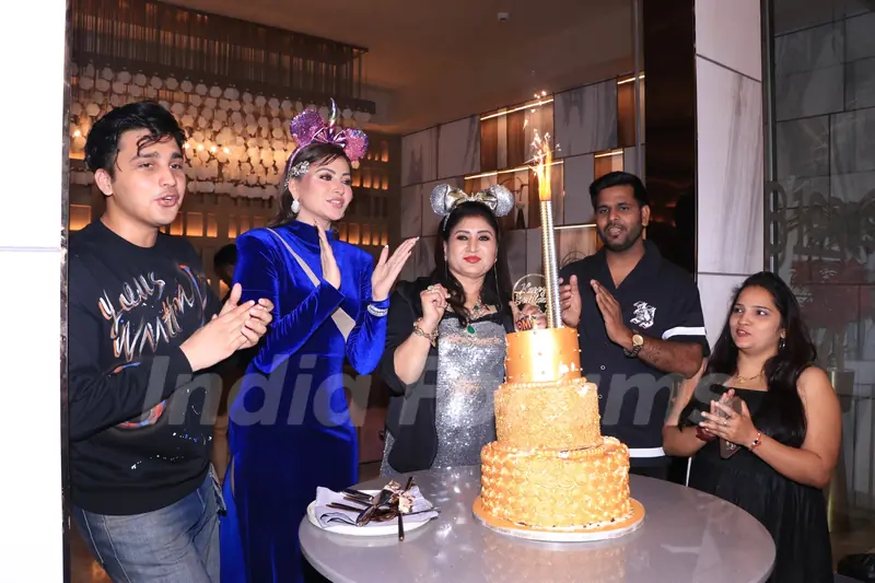 Urvashi Rautela celebrates her mother’s birthday with media