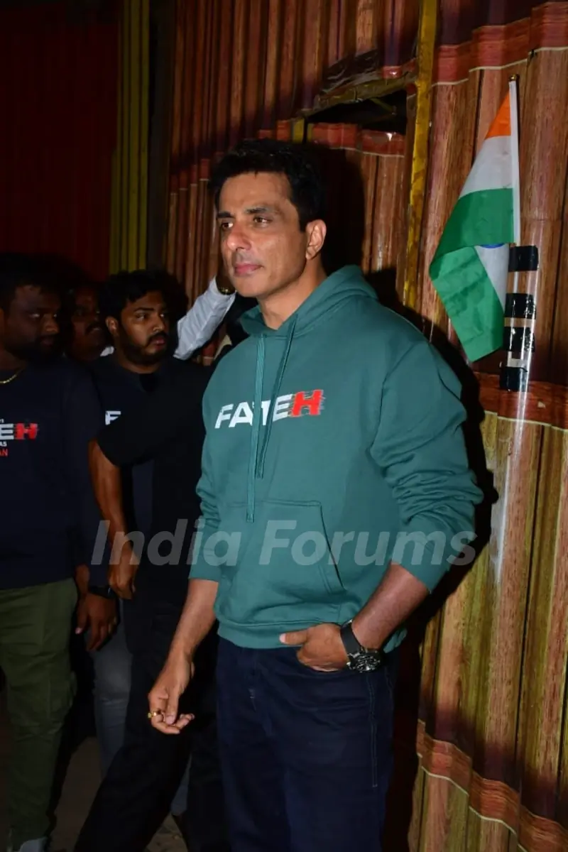 Sonu Sood snapped promoting his upcoming film 'Fateh' on the sets of Bigg Boss 18.