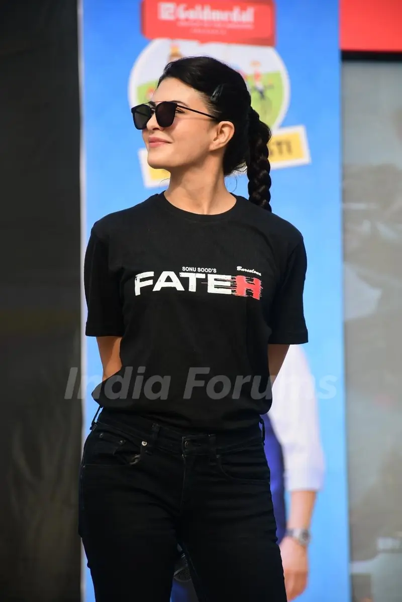 Jacqueline Fernandez attend Malad Masti by MLA Aslam Shaikh