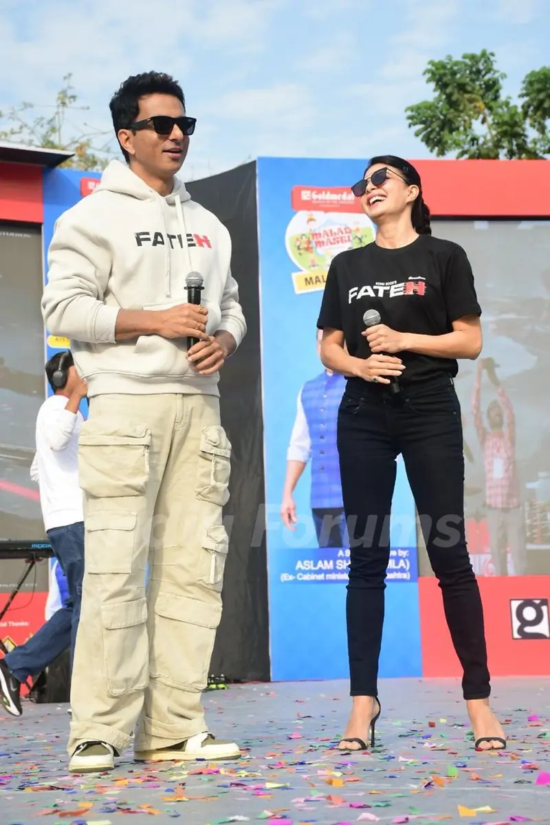 Sonu Sood and Jacqueline Fernandez attend Malad Masti by MLA Aslam Shaikh