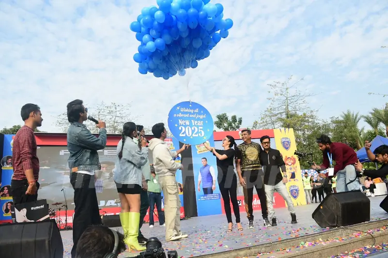 Sonu Sood and Jacqueline Fernandez attend Malad Masti by MLA Aslam Shaikh