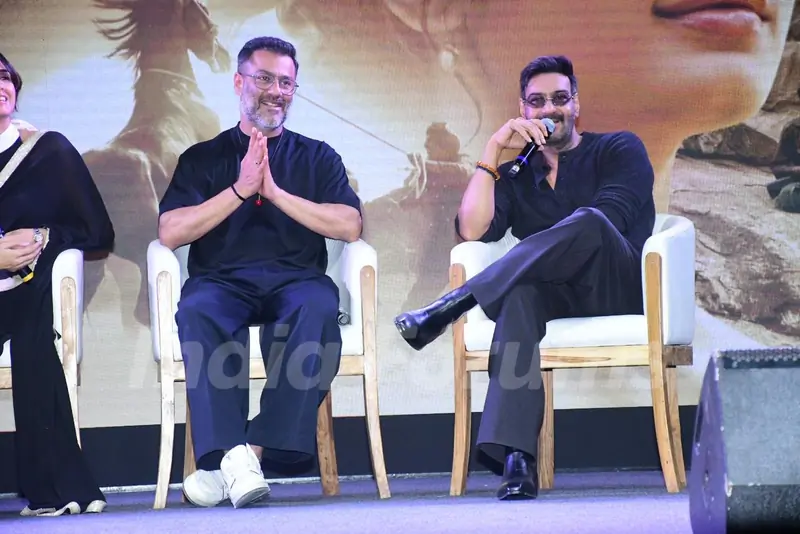 Ajay Devgn and Abhishek Kapoor snapped at the trailer launch of 'Azaad'